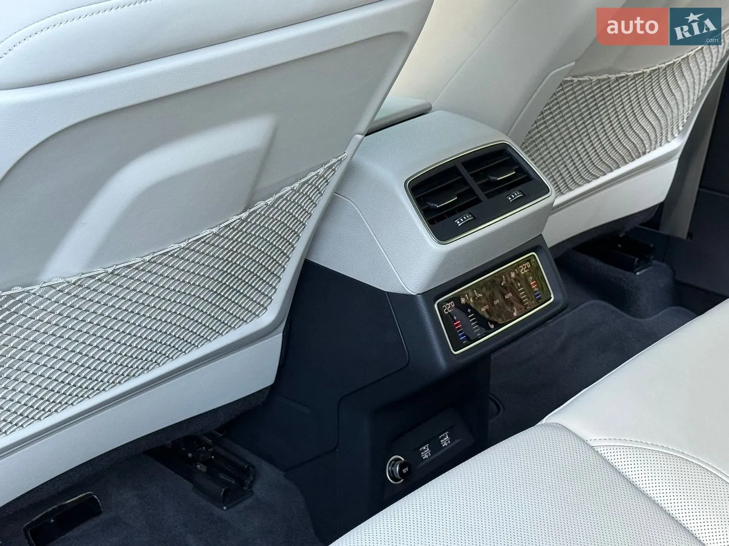 2020 Audi e-tron - мініатюра 66