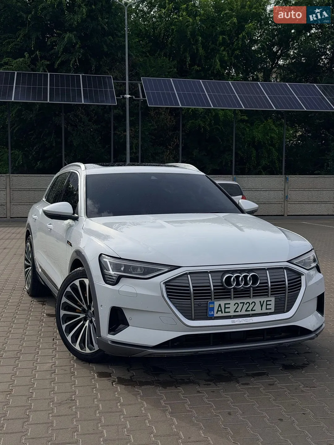 2019 Audi e-tron - мініатюра 2