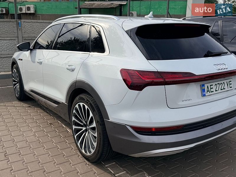 Внедорожник / Кроссовер Audi e-tron 2019 в Кривом Роге