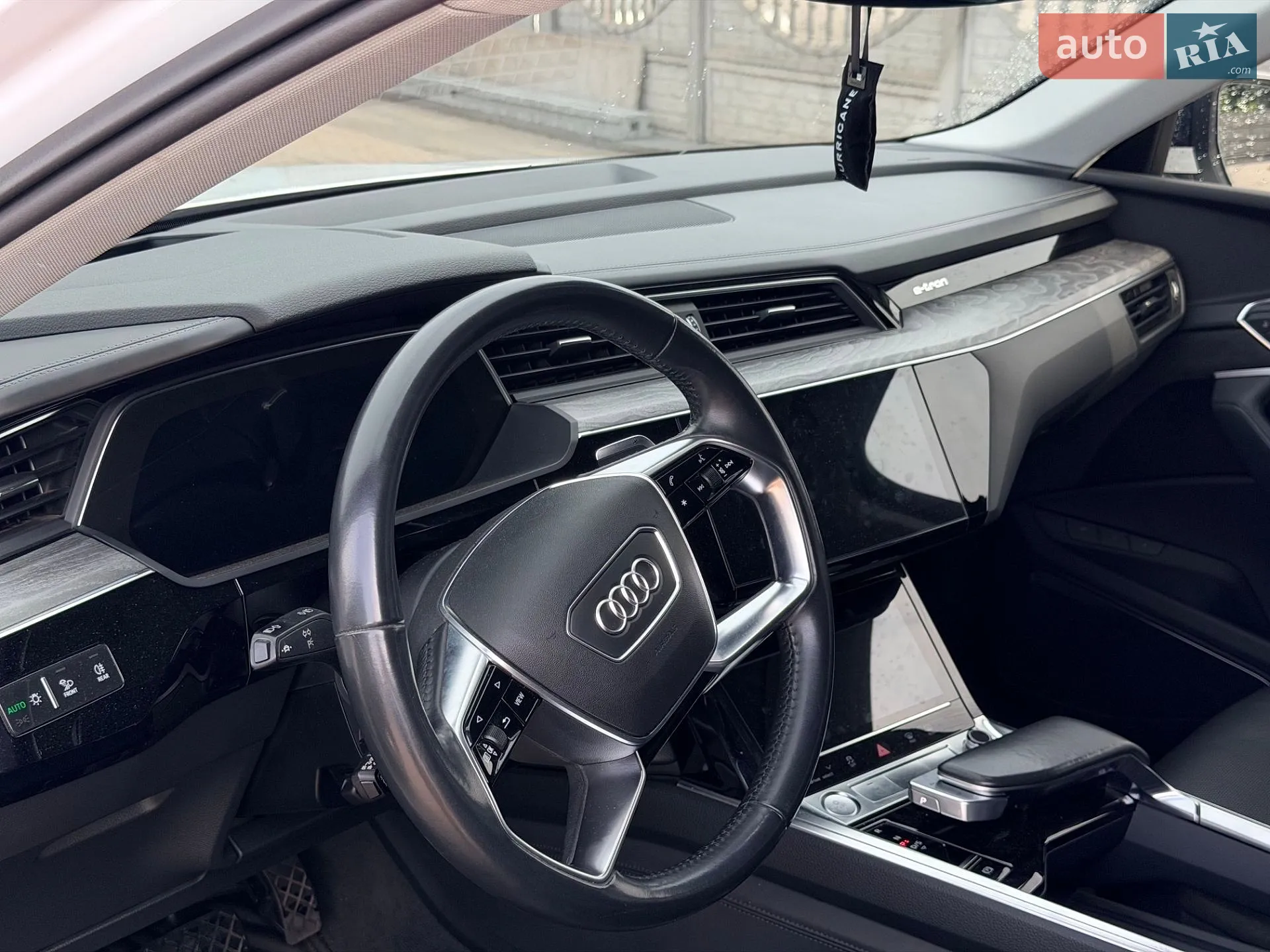 2019 Audi e-tron - мініатюра 14