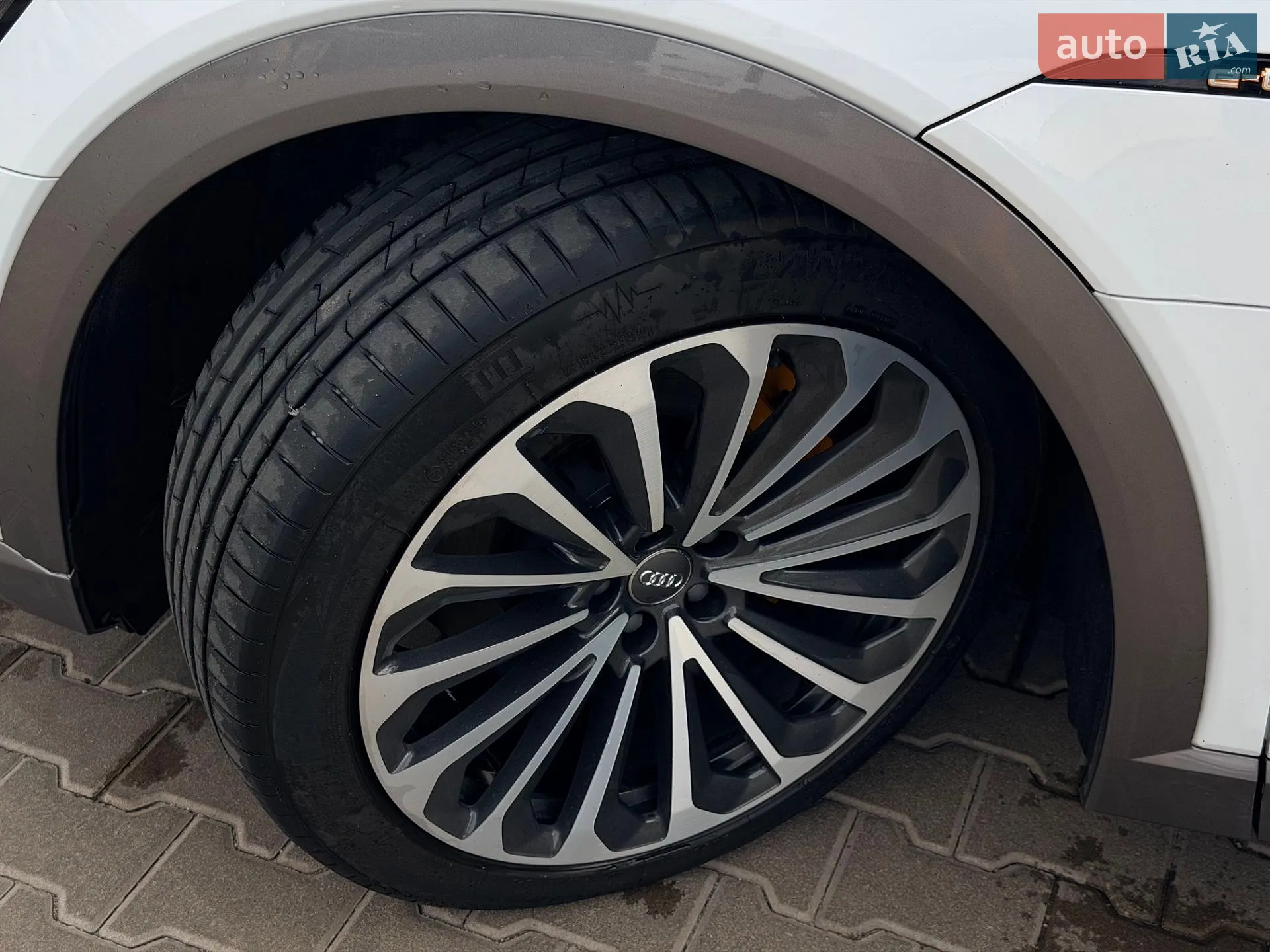 2019 Audi e-tron - мініатюра 20