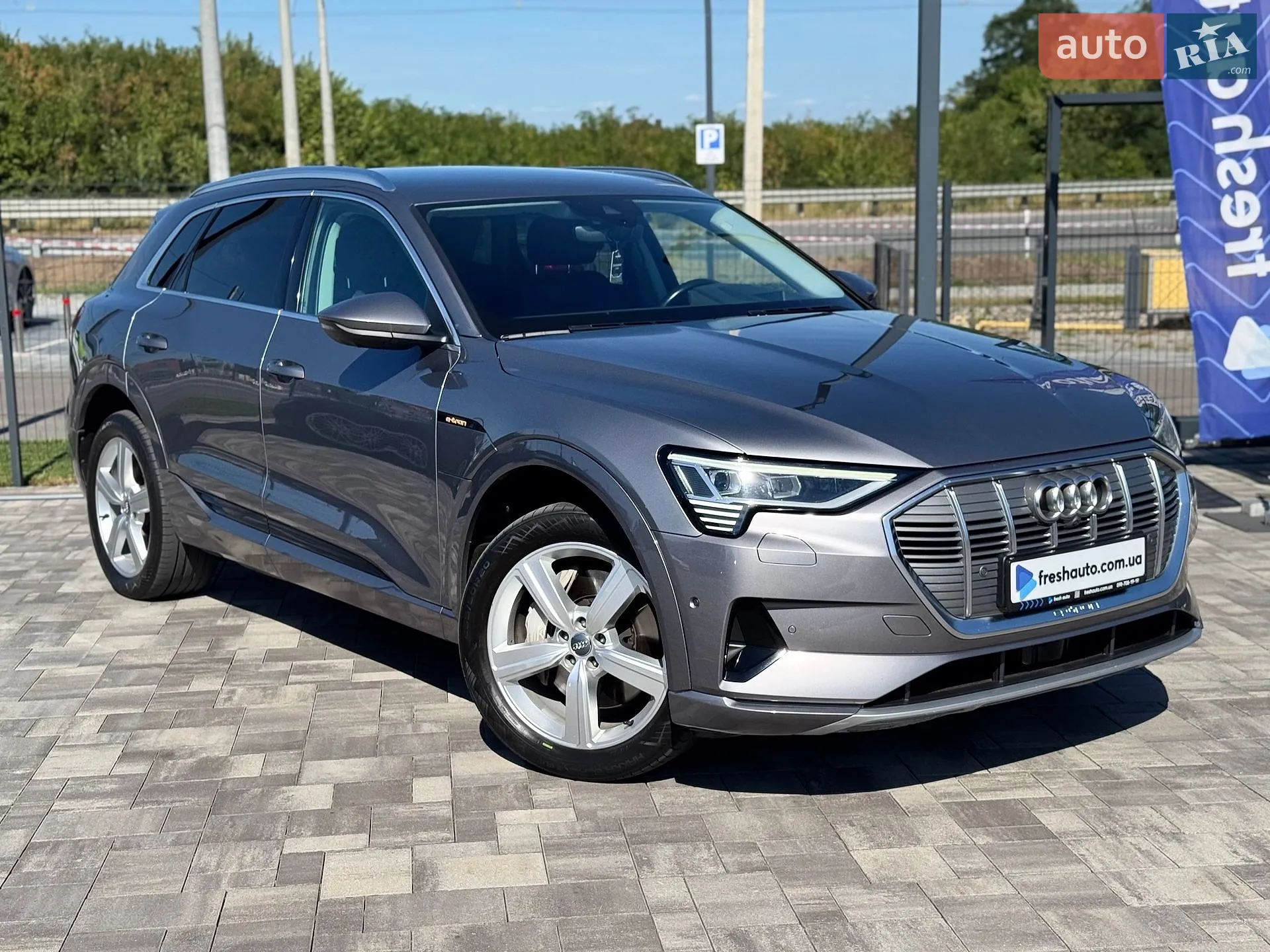 2019 Audi e-tron - фото 1