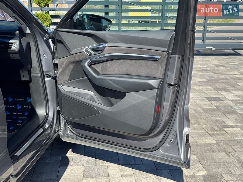 Внедорожник / Кроссовер Audi e-tron 2019 в Ровно