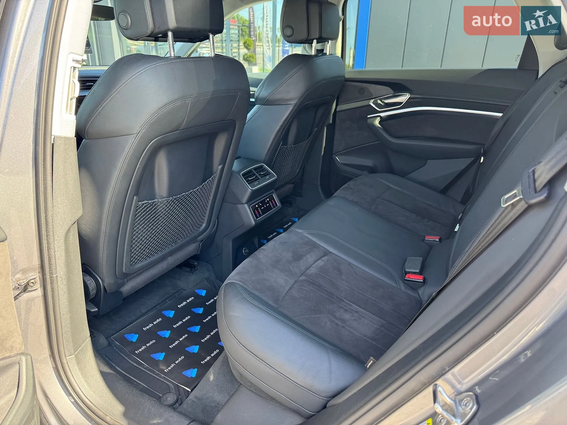 2019 Audi e-tron - мініатюра 27