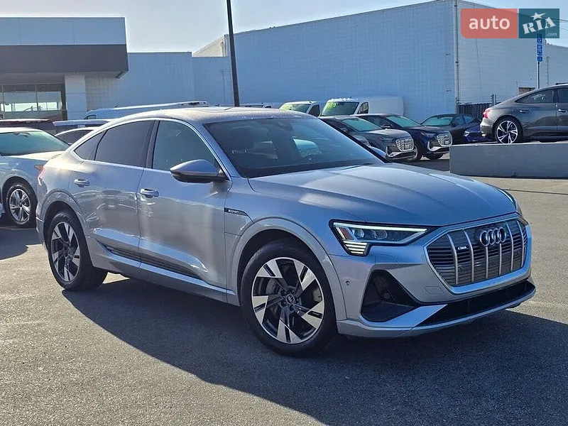 Audi e-tron 2023