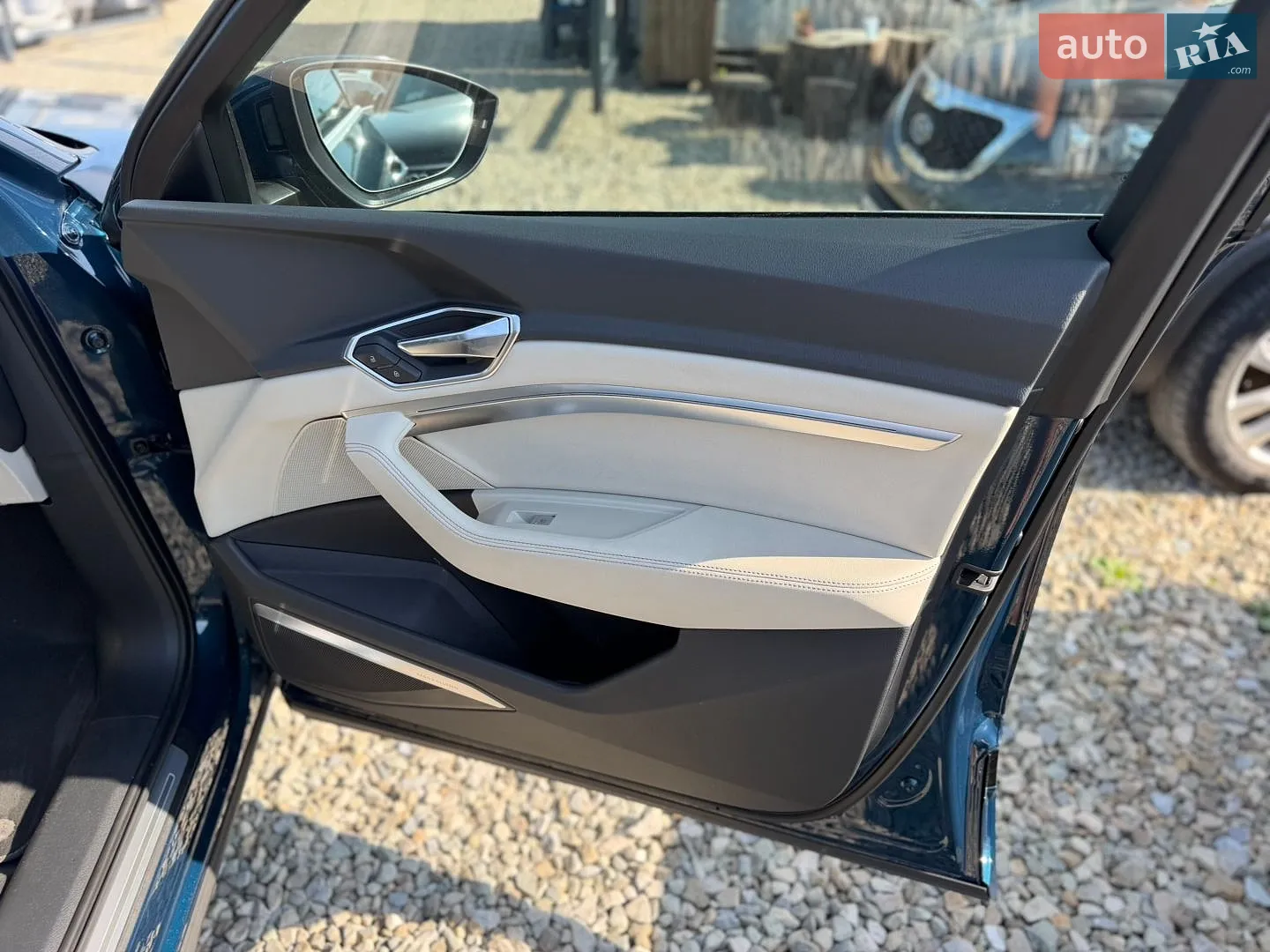 2019 Audi e-tron - мініатюра 33