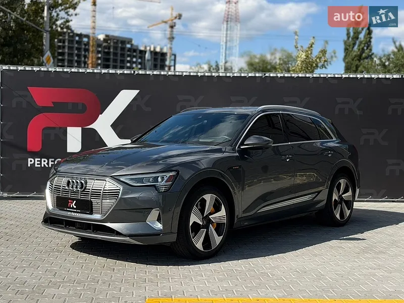 Audi e-tron 2019