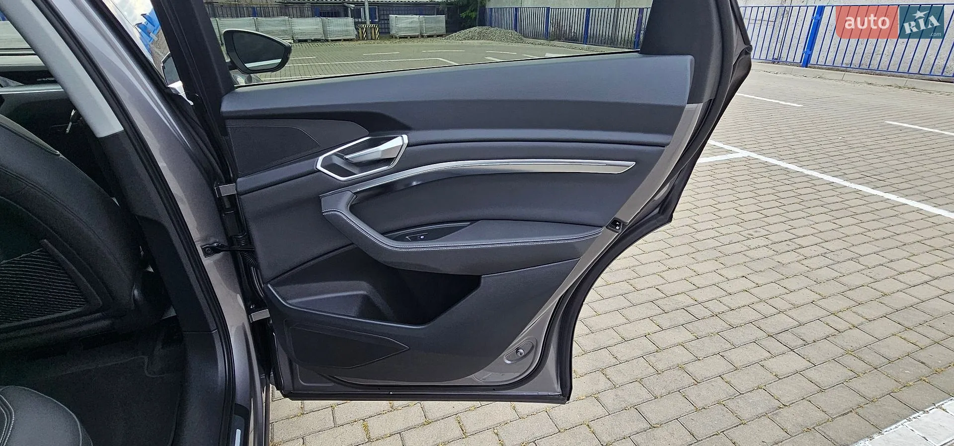 2020 Audi e-tron - мініатюра 88