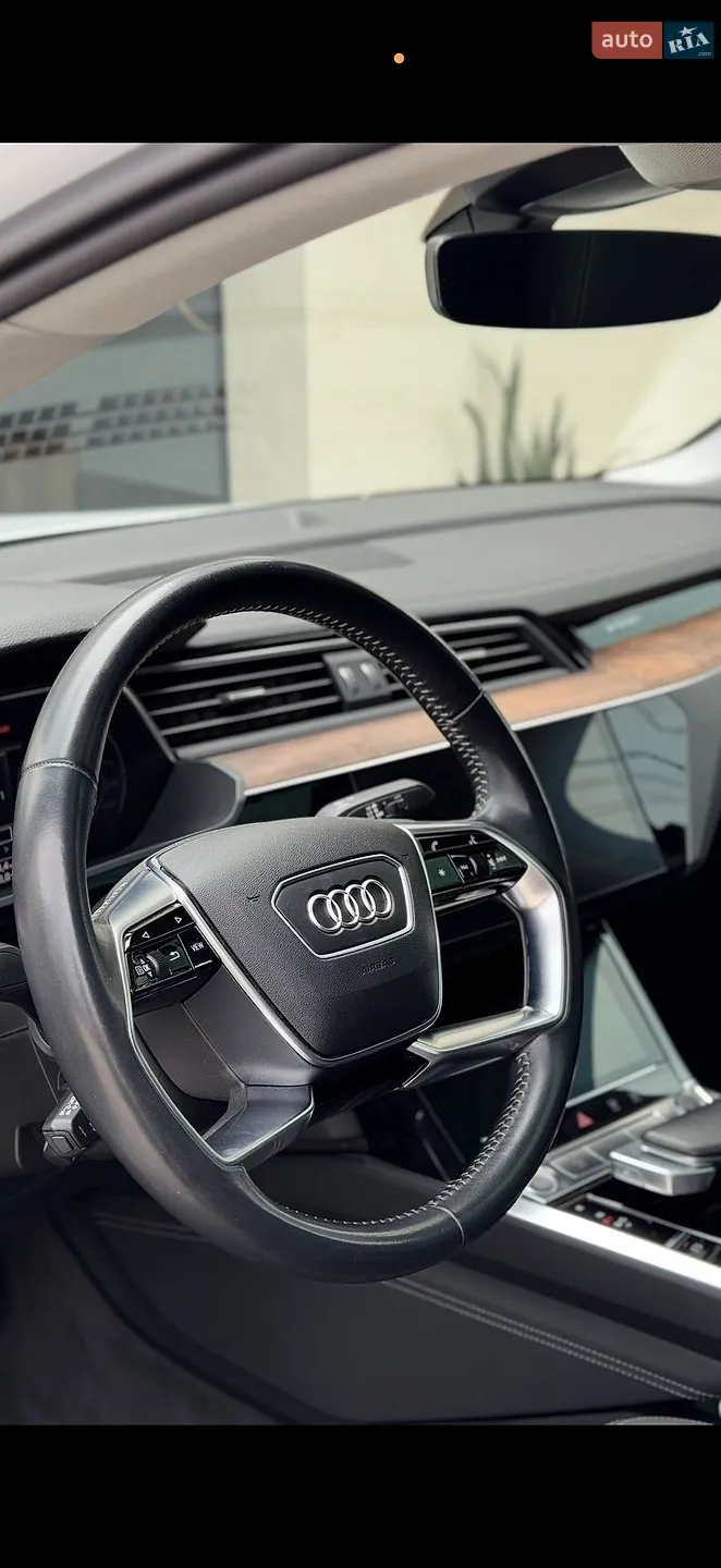 2020 Audi e-tron - мініатюра 6