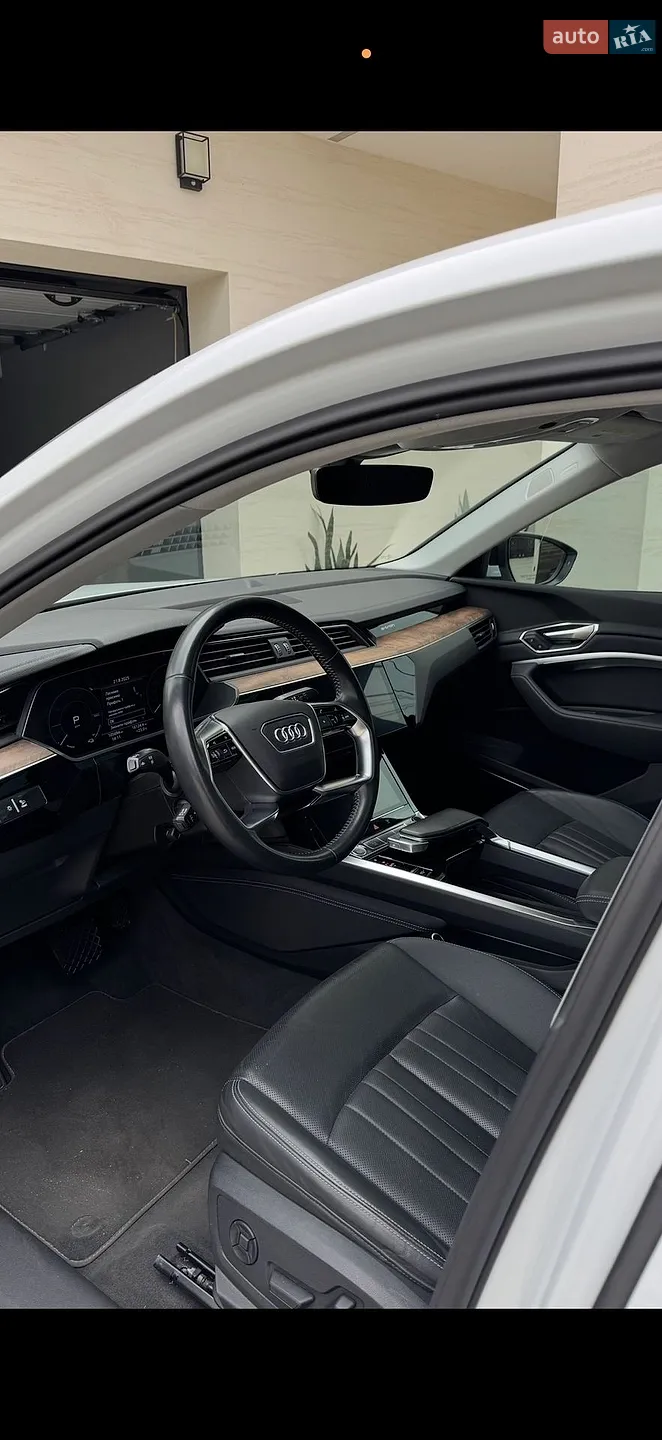 2020 Audi e-tron - мініатюра 8