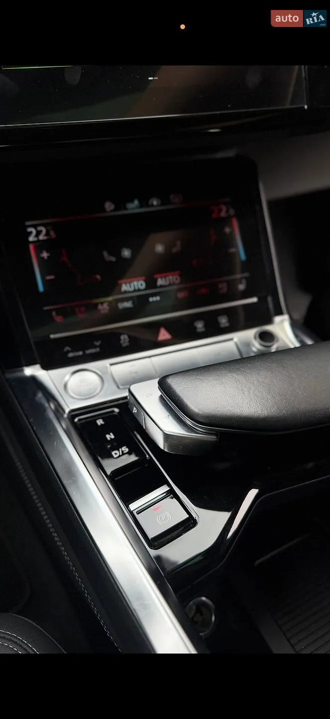 2020 Audi e-tron - мініатюра 13