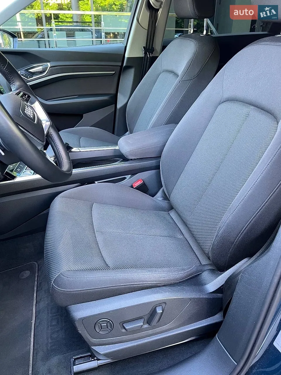 2019 Audi e-tron - мініатюра 26