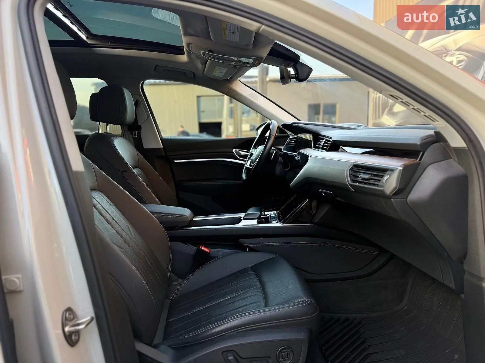 2019 Audi e-tron - мініатюра 35