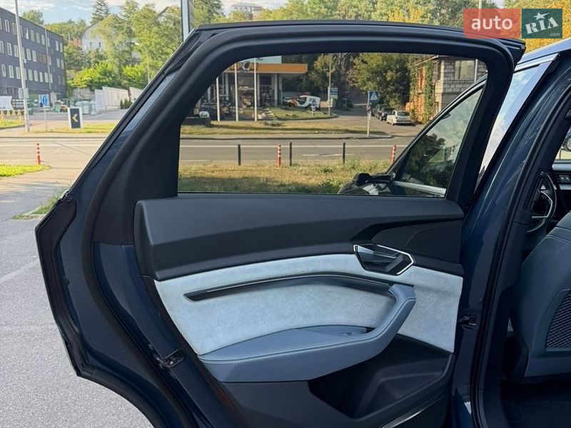 Внедорожник / Кроссовер Audi e-tron 2020 в Киеве