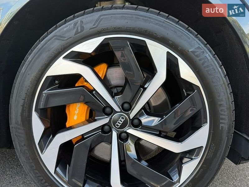Внедорожник / Кроссовер Audi e-tron 2020 в Киеве