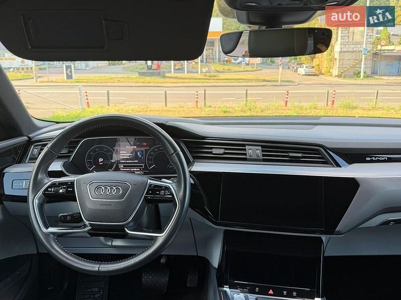 Внедорожник / Кроссовер Audi e-tron 2020 в Киеве