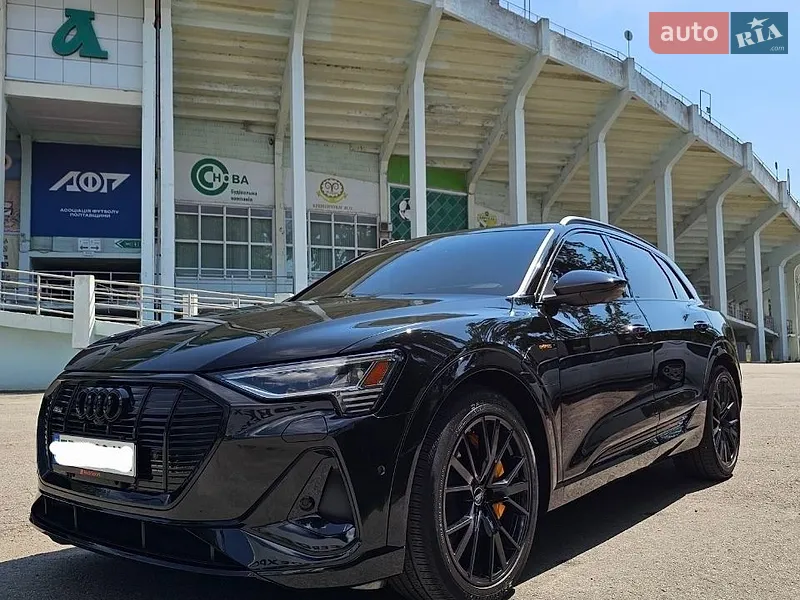 Audi e-tron