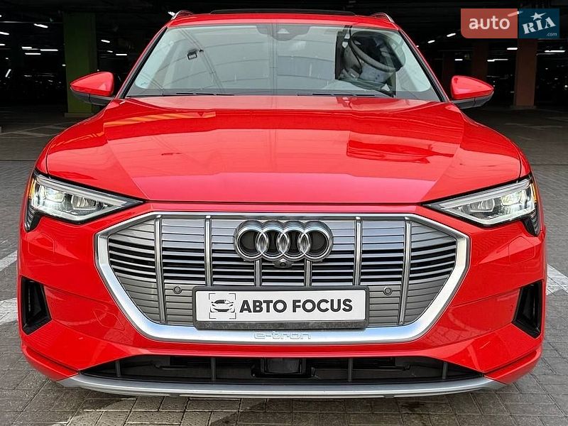 Позашляховик / Кросовер Audi e-tron 2019 в Києві фото 8 Позашляховик / Кросовер Audi e-tron 2019 в Києві
