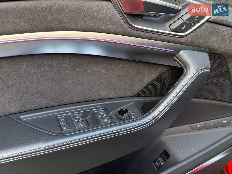 Позашляховик / Кросовер Audi e-tron 2019 в Києві фото 20 Позашляховик / Кросовер Audi e-tron 2019 в Києві