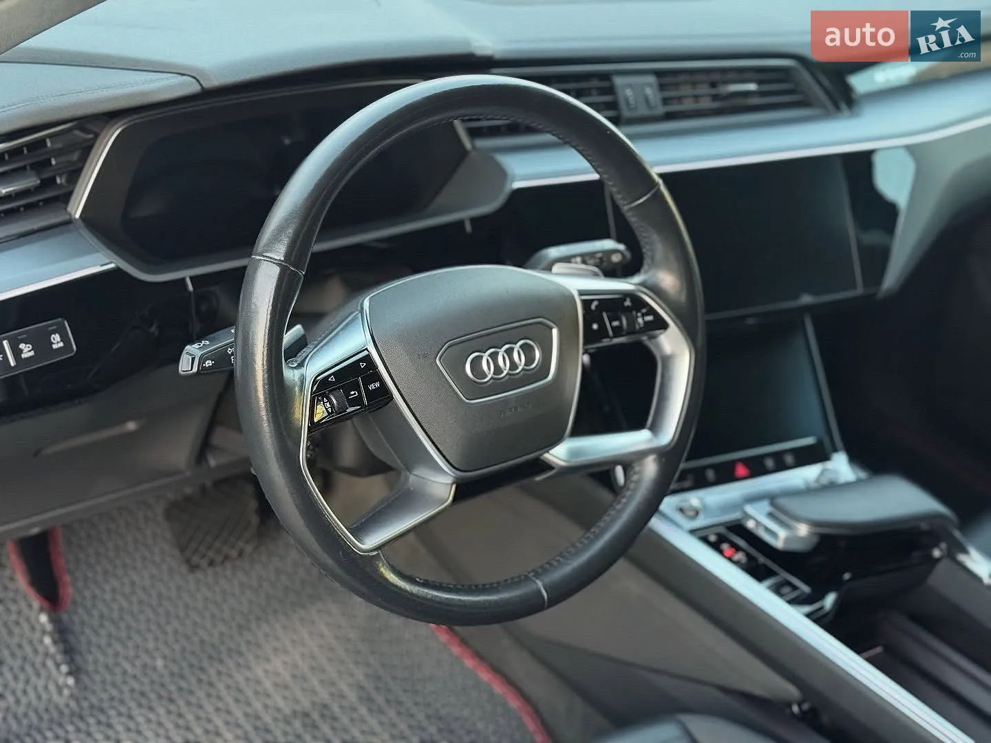 2020 Audi e-tron - мініатюра 12