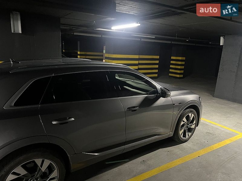Внедорожник / Кроссовер Audi e-tron 2021 в Львове