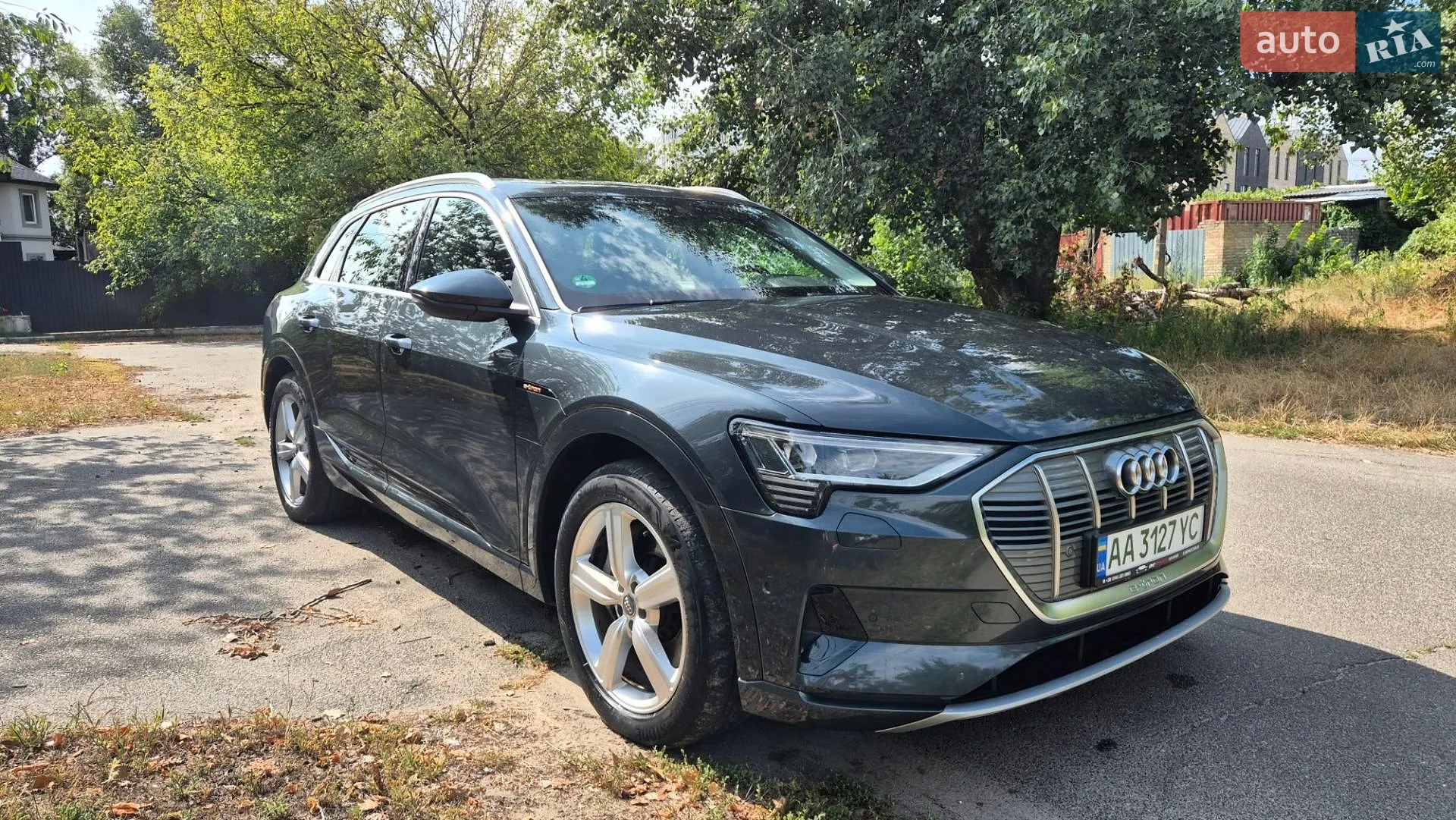 2019 Audi e-tron - мініатюра 2