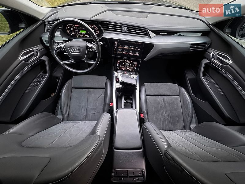 Позашляховик / Кросовер Audi e-tron 2022 в Києві