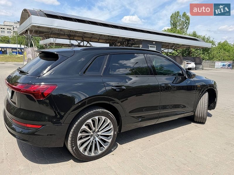Внедорожник / Кроссовер Audi e-tron 2019 в Львове