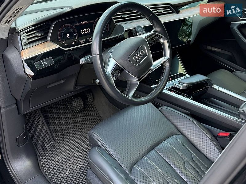 Внедорожник / Кроссовер Audi e-tron 2019 в Львове