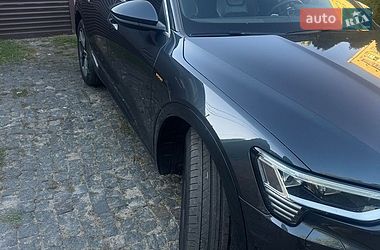 Позашляховик / Кросовер Audi e-tron 2019 в Києві
