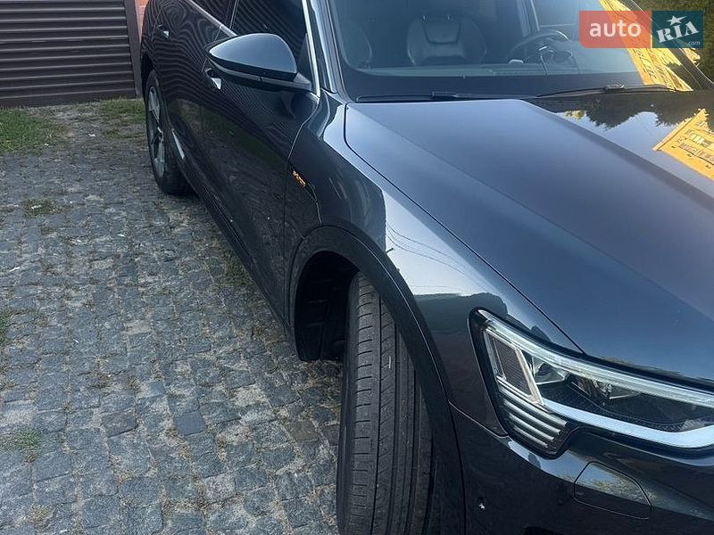 Позашляховик / Кросовер Audi e-tron 2019 в Києві