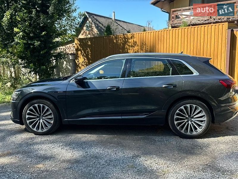 Позашляховик / Кросовер Audi e-tron 2020 в Вінниці