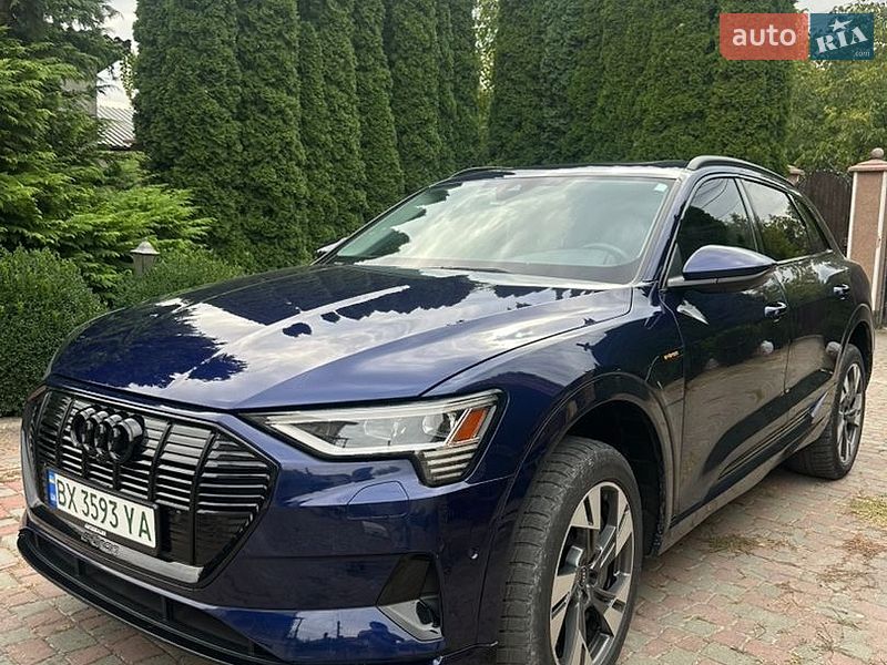 Позашляховик / Кросовер Audi e-tron 2022 в Хмельницькому