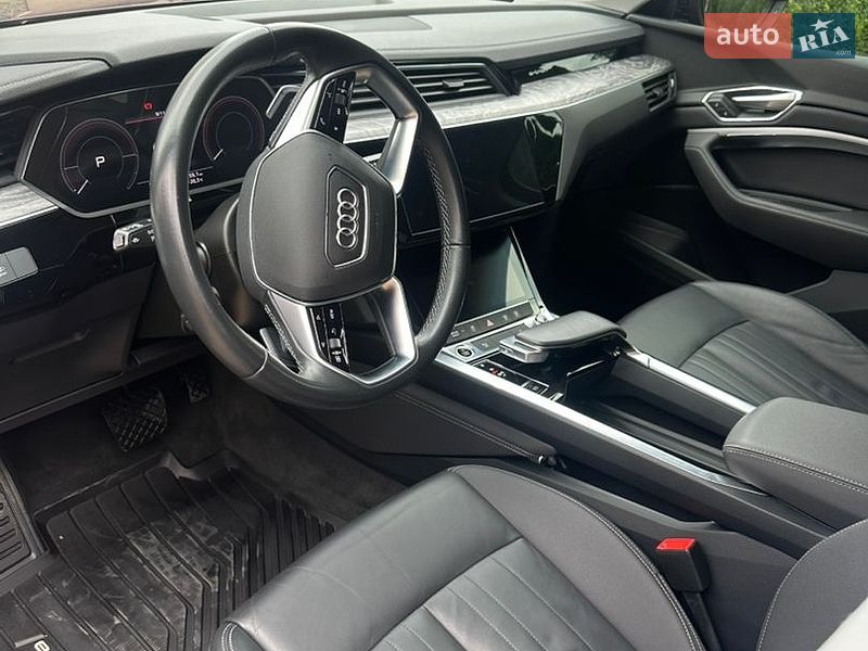 Внедорожник / Кроссовер Audi e-tron 2022 в Хмельницком