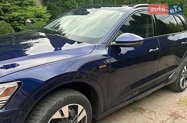 Внедорожник / Кроссовер Audi e-tron 2022 в Хмельницком