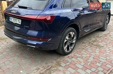 Внедорожник / Кроссовер Audi e-tron 2022 в Хмельницком