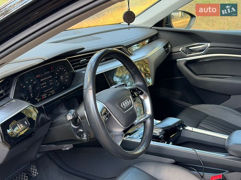 Внедорожник / Кроссовер Audi e-tron 2019 в Ровно