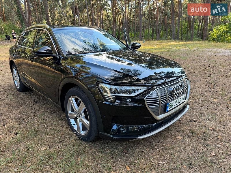 Внедорожник / Кроссовер Audi e-tron 2019 в Ровно