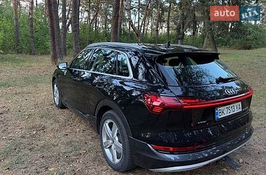 Внедорожник / Кроссовер Audi e-tron 2019 в Ровно