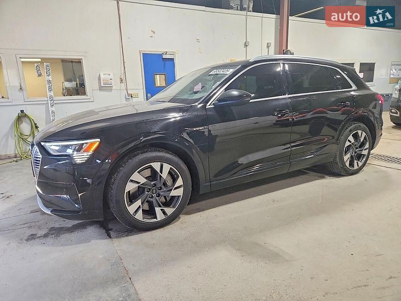 Позашляховик / Кросовер Audi e-tron 2021 в Львові