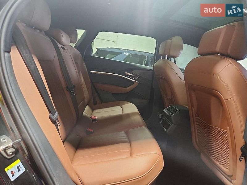 Позашляховик / Кросовер Audi e-tron 2021 в Львові