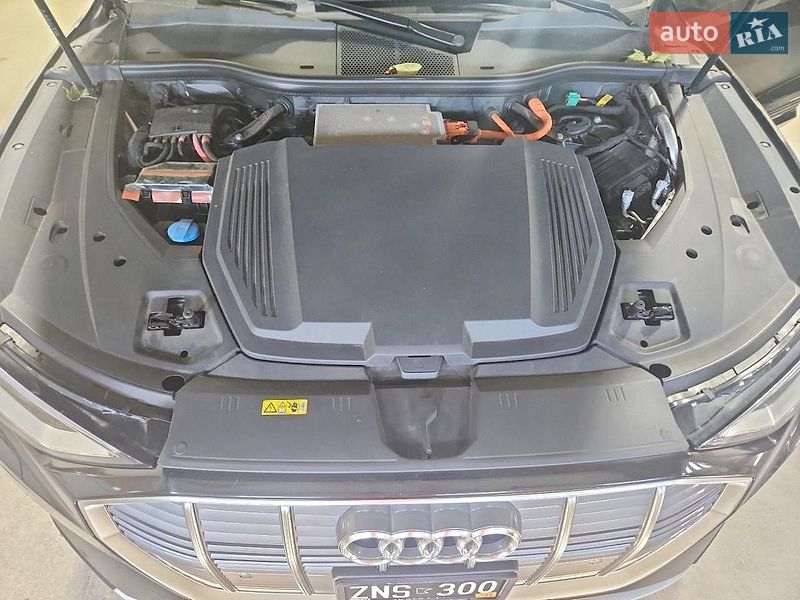 Позашляховик / Кросовер Audi e-tron 2021 в Львові
