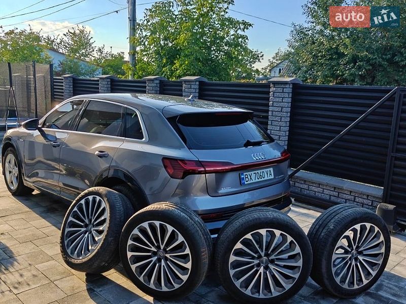 Внедорожник / Кроссовер Audi e-tron 2019 в Хмельницком