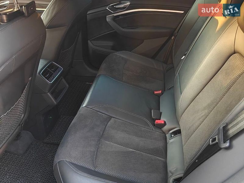 Внедорожник / Кроссовер Audi e-tron 2019 в Хмельницком