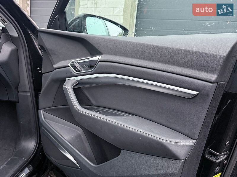 Позашляховик / Кросовер Audi e-tron 2019 в Луцьку