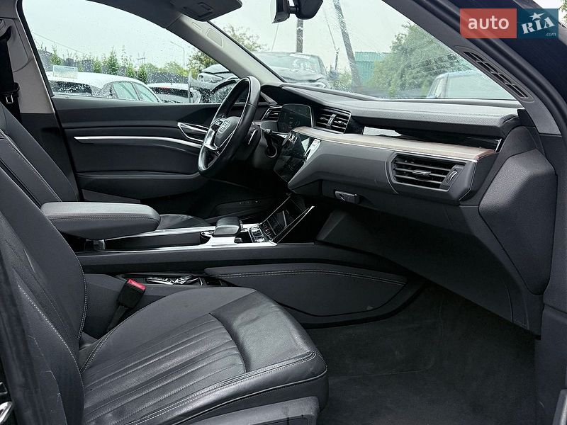 Позашляховик / Кросовер Audi e-tron 2019 в Луцьку