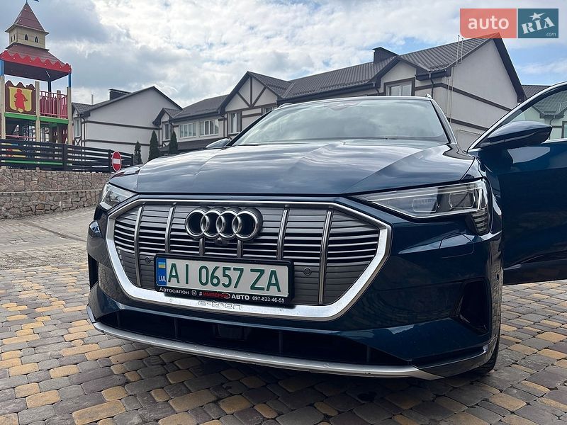 Внедорожник / Кроссовер Audi e-tron 2019 в Киеве