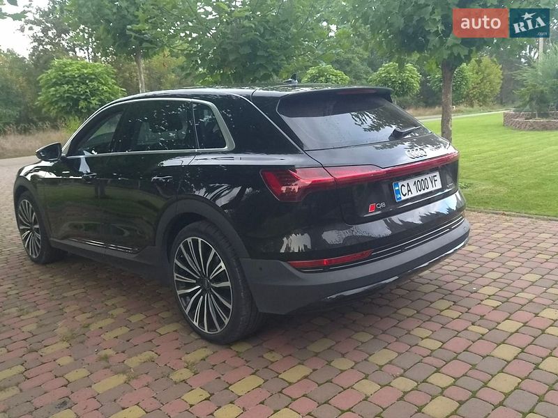 Позашляховик / Кросовер Audi e-tron 2020 в Черкасах