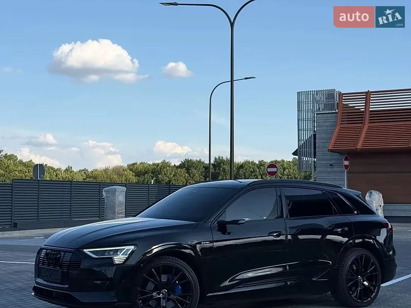 Audi e-tron 2019