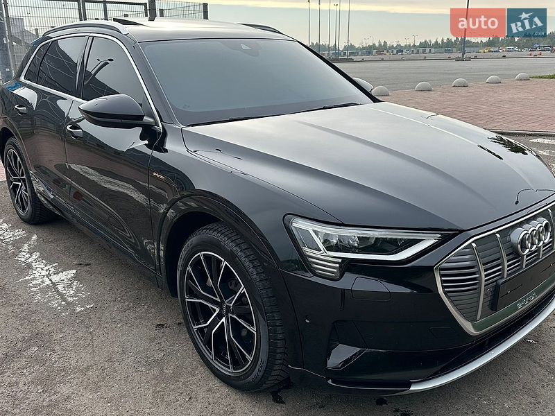 Позашляховик / Кросовер Audi e-tron 2019 в Львові фото 10 Позашляховик / Кросовер Audi e-tron 2019 в Львові